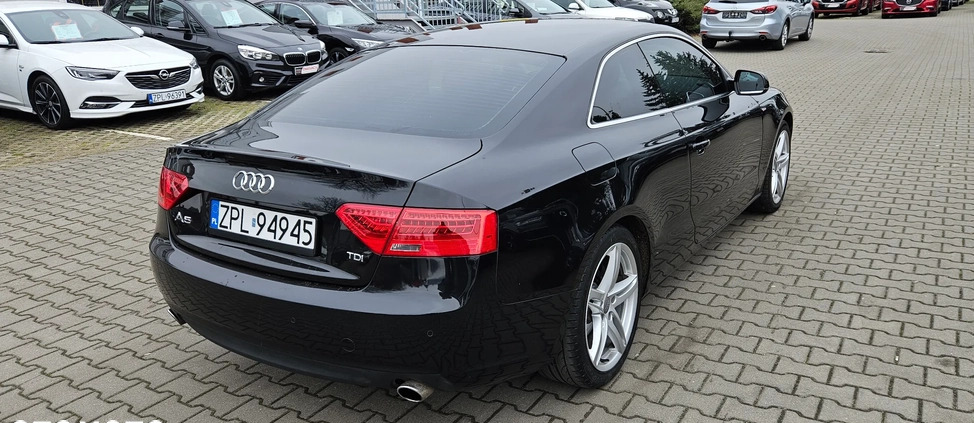 Audi A5 cena 54000 przebieg: 299000, rok produkcji 2011 z Jędrzejów małe 301